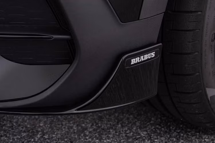 Không chỉ có những nâng cấp về mặt ngoại thất, Mercedes-Benz GLB với gói độ Brabus còn sở hữu một số điểm mới về động cơ. Với một bộ ECU mới, Mercedes-Benz GLB 250 được tăng thêm 46 mã lực, mô-men xoắn tăng thêm 80 Nm.