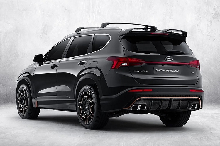 Dự kiến, bản độ Hyundai SantaFe N-Performance sẽ xuất hiện trước tiên tại thị trường nội địa vào cuối năm nay. Hiện tại, giá bán dành cho model nâng cấp giữa đời của Hyundai SantaFe thế hệ thứ 4 vẫn chưa được tiết lộ.