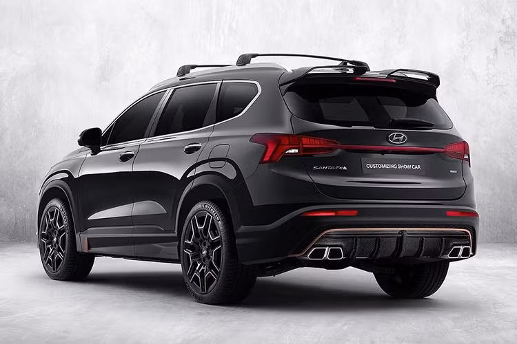 Dự kiến, bản độ Hyundai SantaFe N-Performance sẽ xuất hiện trước tiên tại thị trường nội địa vào cuối năm nay. Hiện tại, giá bán dành cho model nâng cấp giữa đời của Hyundai SantaFe thế hệ thứ 4 vẫn chưa được tiết lộ.