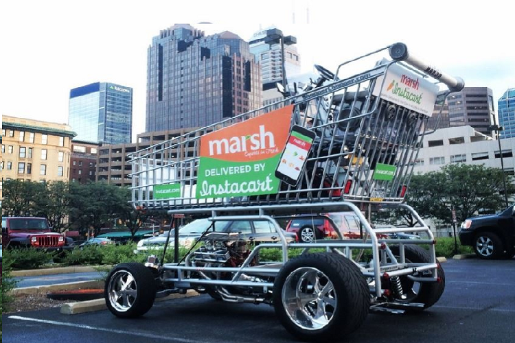 Xe có trang bị động cơ Chevrolet 350 sản sinh 340 mã lực, kết hợp với hộp số tự động 3 cấp CM TH350. Nó cũng có hệ thống treo 4 liên kết độ ở phía sau, và hệ thống treo trước độc lập bằng nhôm ở phía trước. Thân xe được làm bằng nhôm đánh bóng và crôm, bên dưới có hơn 800 đèn LED để có thể phát sáng trong bóng tối. Ngoài ra, chiếc xe độc đáo này còn có thể thổi bong bóng. To lớn cồng kềnh là thế, nhưng Calvin cho biết rằng Shopping Chopper có thể chạy nhanh bất ngờ. Nó có thể chạy đều ở tốc độ 80 km/h, nhưng nếu cần thì có thể đạt tốc độ 128 km/h trên cao tốc.