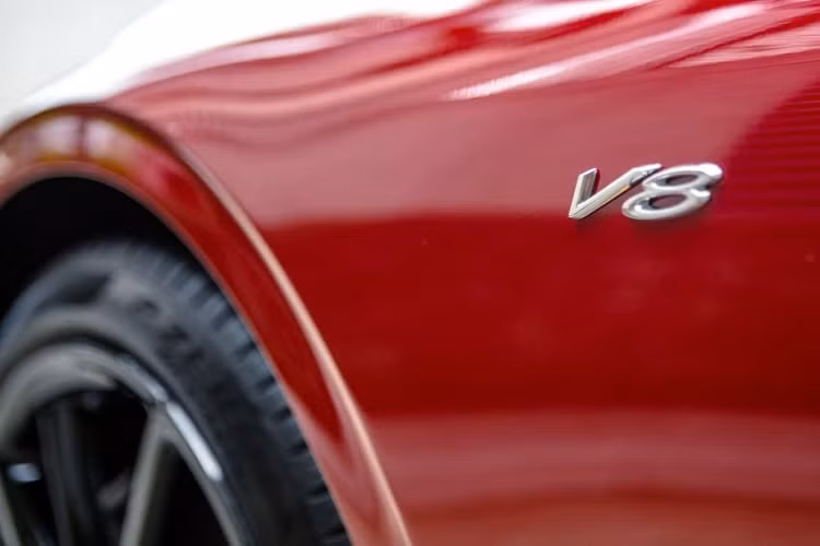 Tại Malaysia, giá xe Bentley Continental GT V8 mới với giá là 795.000 RM (tương đương 4,3 tỷ đồng). Bentley Flying Spur mới ra mắt đầu năm nay tại đây có giá 840.000 RM (khoảng 4,5 tỷ đồng).