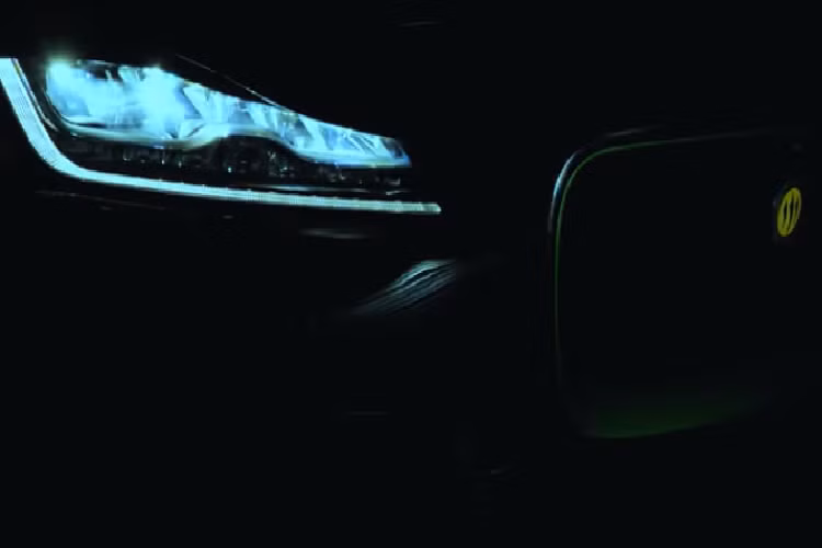 Nếu điều này là sự thật, thế giới sẽ đón chào một nhà vô địch mới cho danh hiệu “SUV nhanh nhất thế giới”. Ngoài ra, khả năng tăng tốc từ 0 lên 96 km/h của Lister Stealth được công bố là 3,5 giây. Theo kế hoạch, nhà sản xuất xe hơi Anh Quốc sẽ giới hạn số lượng chỉ 250 chiếc cho Lister Stealth.