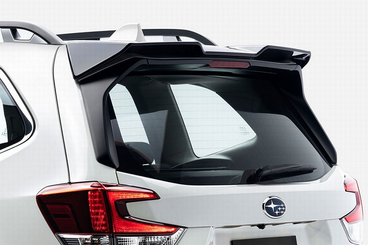 Bộ trang thiết bị theo thiết kế khí động học của gói độ GT Edition bao gồm 5 phụ kiện cấu thành làm tăng thêm vẻ ngoài mạnh mẽ hơn, thể thao hơn mà vẫn rất thanh lịch cho xe Forester, bao gồm 5 món: Ốp cản trước, ốp lườn xe, cánh gió sau, ốp cản sau và nắp chụp ống xả.