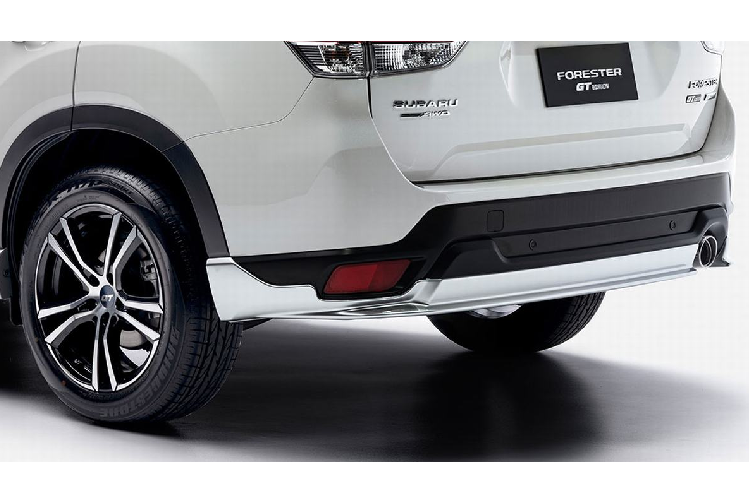 Bộ Phụ kiện Đặc biệt GT Edition cho Forester cũng bao gồm bộ Mâm hợp kim 18-inch thiết kế độc đáo và nổi bật.