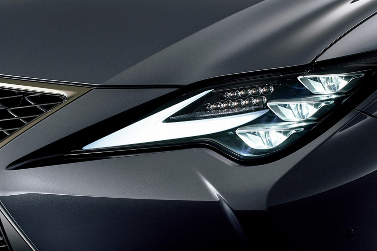 Thương hiệu xe sang Lexus vừa công bố thêm phiên bản đặc biệt của 2 mẫu coupe này, có tên LC Aviation và RC Emotional Ash (Tro tàn cảm xúc). Xe sẽ chính thức ra mắt vào đầu tuần tới (2/11). Hãng xe Nhật Bản chỉ mới công bố hình ảnh của chiếc Lexus RC Emotional Ash mới.