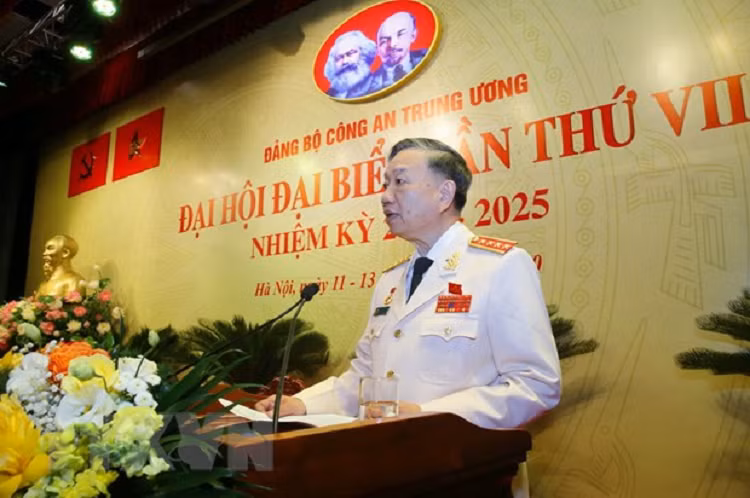 Tang cuong xay dung Dang bo Cong an Trung uong trong sach, vung manh-Hinh-2