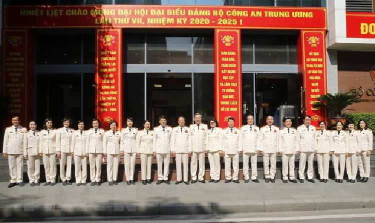 Tang cuong xay dung Dang bo Cong an Trung uong trong sach, vung manh-Hinh-3