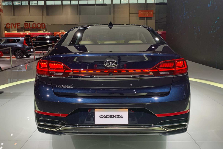 Năm ngoái, Maxima bán tổng cộng 35.076 chiếc tại thị trường Mỹ. Thậm chí người đồng hương là Hyundai cũng đã khai tử Azera (còn có tên Grandeur tại Hàn Quốc) tại Mỹ từ 2018 do nhu cầu quá kém.