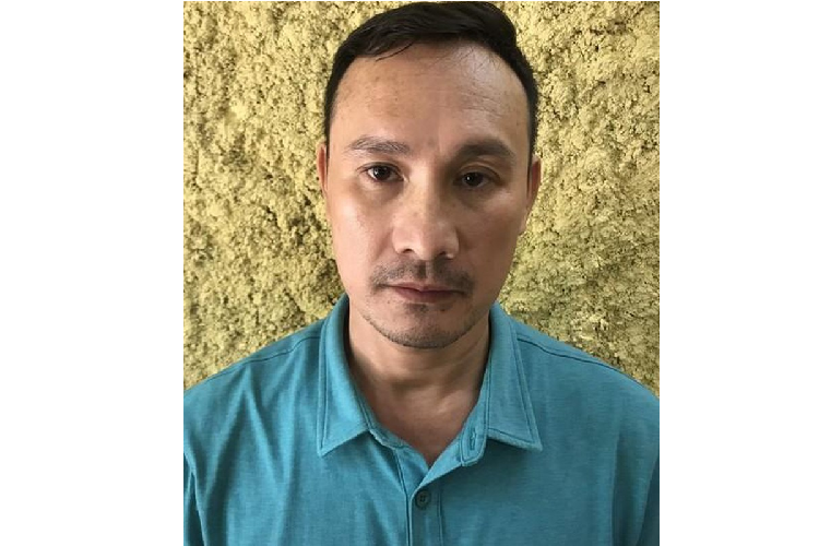 Bat ke gia danh Canh sat hinh su lua dao lay tien tieu xai