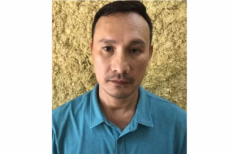 Bat ke gia danh Canh sat hinh su lua dao lay tien tieu xai