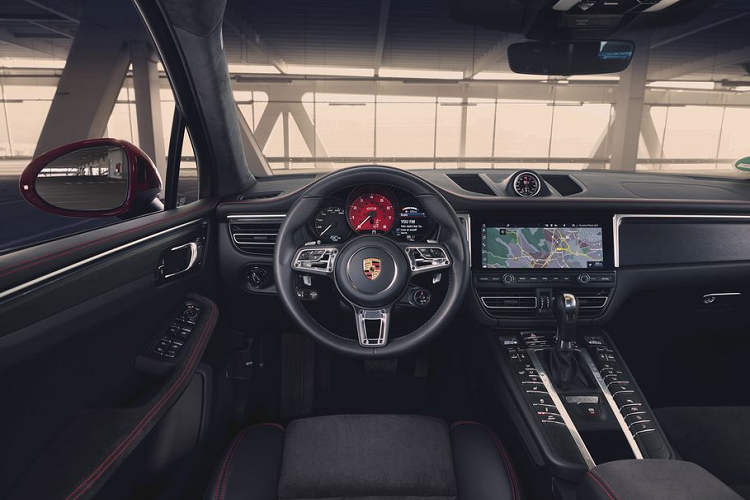 Mô-men xoắn cực đại đạt 520 Nm (tăng thêm 20 Nm) tại dải vòng tua từ 1,750 đến 5,000 vòng/phút. Phiên bản thể thao nhất của dòng xe Macan tiêu thụ 9,6 lít nhiên liệu trên 100 km, theo tiêu chuẩn NEDC.