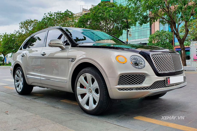 Vẫn giữ được những nét tinh tuý của thương hiệu xe siêu sang Bentley, Bentayga đã kế thừa và phát huy nó lên một cảnh giới mới, khai phá phân khúc SUV siêu sang thực thụ, một mảnh đất vốn còn khá giàu tiềm năng với các hãng xe. Tại Việt Nam hiện nay, số lượng xe Bentayga không hiếm nhưng số xe được sơn 2 tông màu tương phản và thuộc phiên bản đặc biệt do Mulliner chế tạo lại chỉ đếm trong một bàn tay.