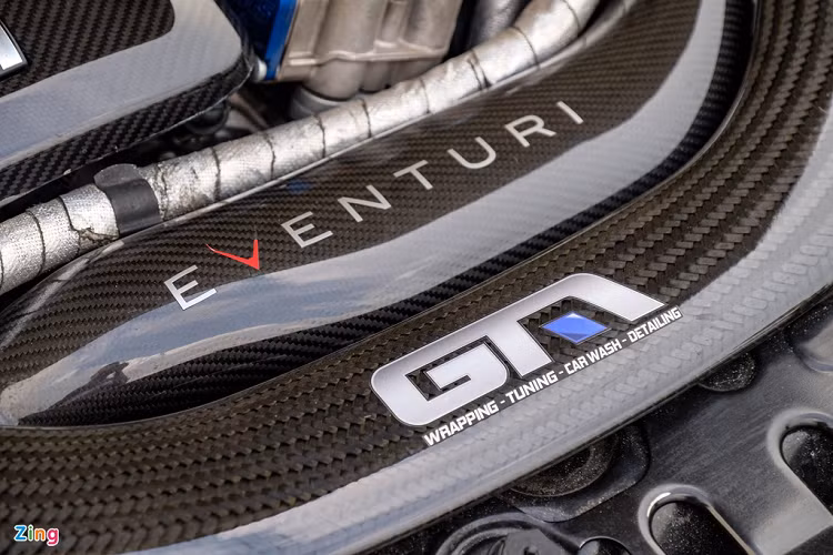 Bên cạnh đó, xe còn có bộ lọc gió của Eventuri, hệ thống treo KW Coilover Kit V3, hệ thống làm mát khí nạp và đẩy nhanh quá trình đốt bằng khí metan của Snow Performance, Custom map BootMod3 Stage 2. Tổng số tiền để nâng cấp động cơ và hệ thống treo là 15.800 USD, khoảng hơn 366 triệu đồng.