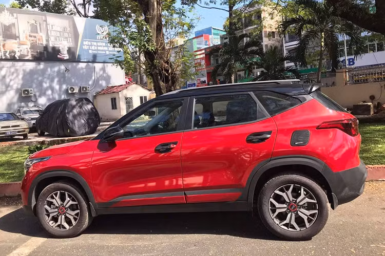 Kia Seltos Deluxe 2020 len san xe cu, chao ban 649 trieu dong-Hinh-2