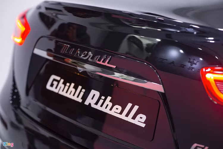 Ngoài ra, Ghibli Ribelle cũng được trang bị gói ngoại thất "Nerissimo". Gói này bổ sung các chi tiết màu đen cho xe.