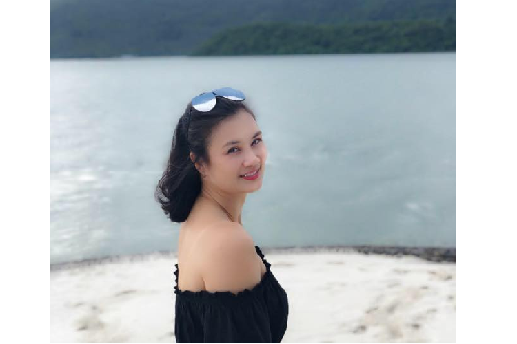 Năm 1999, khi mới 17 tuổi, Kim Huệ trở thành vận động viên trẻ nhất khoác áo đội tuyển quốc gia. Kể từ đó, cô luôn giữ vai trò trụ cột và được bầu làm đội trưởng. 