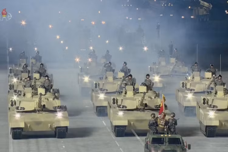 Trước lễ duyệt binh, nhà lãnh đạo Cộng hòa dân chủ nhân dân Triều Tiên Kim Jong-un đã có phát biểu trước người dân. Tổng cộng, sự kiện nói trên kéo dài trong hơn 2 giờ đồng hồ.