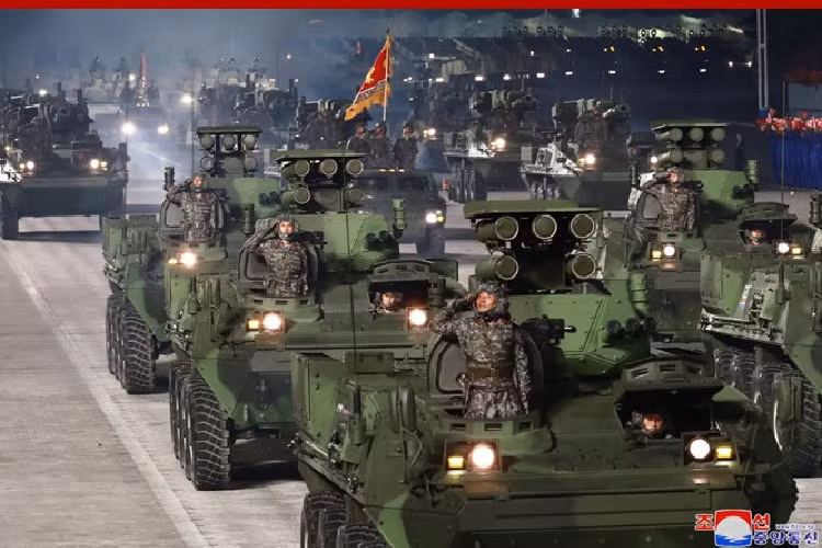 Ví dụ mẫu xe tăng thế hệ mới được nhận xét là "lai ghép" giữa T-14 Armata và M1 Abrams, nó tích hợp kính ngắm đa kênh khá giống Sosna-U, bổ sung một cửa sập giúp chắn bụi và đất đá, khả năng là có thể đóng mở từ trong xe nhưng lại đặt ở bên phải tháp pháo.