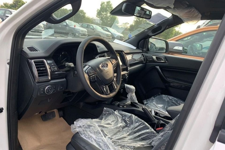 Có tin đồn Ford Everest 2020 sẽ bị cắt bỏ hệ thống chống ồn chủ động.