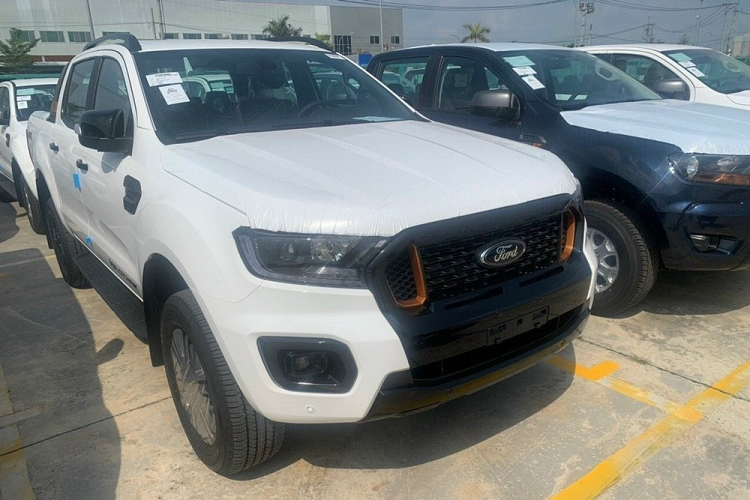 Ford Ranger 2021 phiên bản Wildtrak đã bị bắt gặp tại cảng Việt Nam.