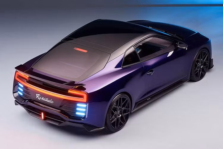 Nhờ khả năng này, RG Nathalie có thể tự sạc hoàn toàn, không tốn thời gian sạc điện. Siêu xe có khoảng cách di chuyển tới 821 km, tốc độ trung bình 121 km/h.