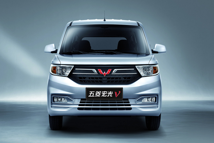 Hơn nữa, Wuling nói rằng sàn sau của V 1.2L thấp hơn khoảng 20% so với các đối thủ, điều này giúp cho việc bốc dỡ hàng hóa lớn / nặng trở nên dễ dàng hơn.