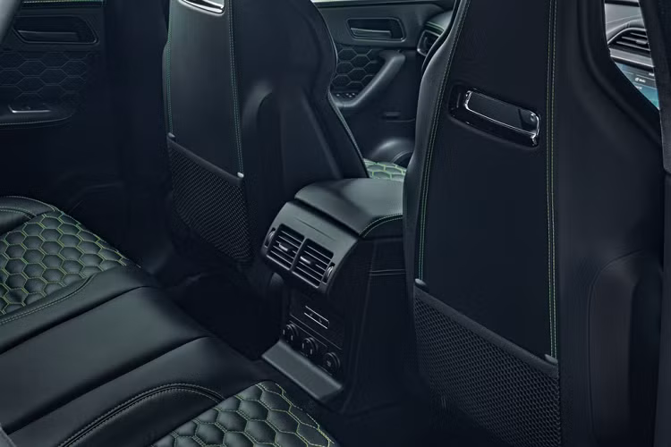 Chỉ có 100 chiếc xe được sản xuất trên toàn thế giới, giá xe Lister Stealth từ 145.336 USD. Giám đốc Điều hành của Lister, Lawrence Whittaker cho biết: "Việc tạo ra chiếc SUV nhanh nhất nước Anh có nhiều thách thức, nhưng đội ngũ thiết kế và phát triển nội bộ của chúng tôi đã tạo ra một sản phẩm thực sự độc đáo".