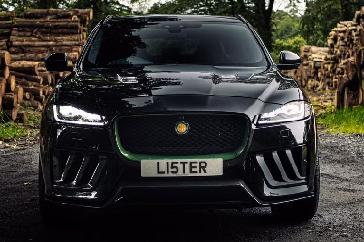 Sự gia tăng công suất đến từ việc sử dụng hệ thống lọc khí hiệu suất cao và bộ làm mát tự chế riêng. Các puly tăng áp kép được nâng cấp giúp đẩy nhiều không khí vào buồng đốt. Ngoài ra xe còn được trang bị hệ thống quản lý động cơ độc quyền của thương hiệu ôtô Lister.