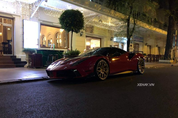 Giá xe Ferrari 488 GTB bản độ Mansory và Pogea Racing không được tiết lộ, xe sử dụng khối động cơ nguyên bản V8, tăng áp kép, dung tích 3,9 lít, sản sinh công suất tối đa 661 mã lực và mô-men xoắn cực đại 760 Nm. Động cơ kết hợp cùng hộp số ly hợp kép 7 tốc độ. Ferrari 488 GTB chỉ mất khoảng thời gian 3 giây để tăng tốc từ vị trí xuất phát lên 100 km/h trước khi đạt vận tốc tối đa 330 km/h.