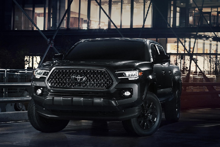 Toyota Tacoma 2021 bổ sung phiên bản mới Nightshade Edition, phát triển từ bản cao cấp Limited, trang bị ghế da đen và các chi tiết ngoại thất sơn đen.