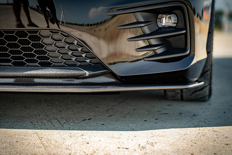 Các món đồ đắt nhất trên xe Honda City 1.0L Turbo RS bao gồm nắp ca-pô phía trước trị giá 15.000 bath (480 USD), cánh gió 2 bên và phía trước trị giá 14.000 bath (448 USD) và 8.900 bath (284 USD). Danh sách này còn có thêm cánh gió gắn trên kính phía sau trị giá 8.500 bath (272 USD).