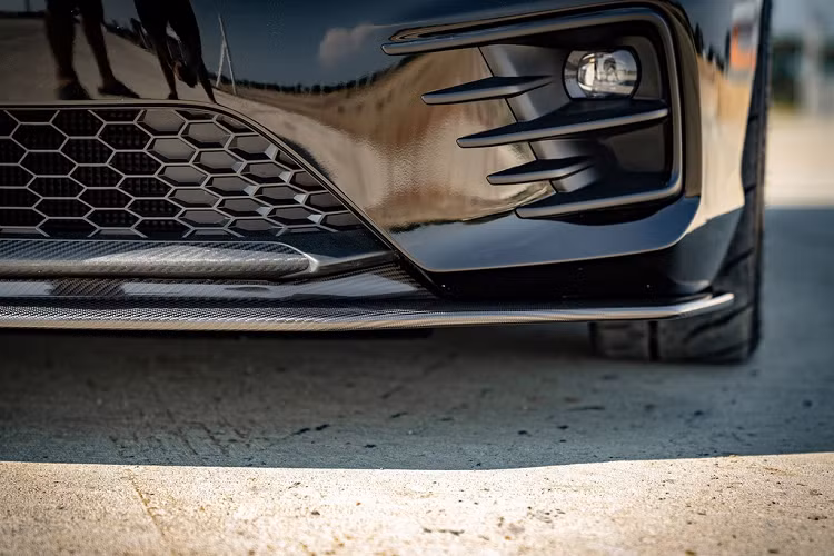 Các món đồ đắt nhất trên xe Honda City 1.0L Turbo RS bao gồm nắp ca-pô phía trước trị giá 15.000 bath (480 USD), cánh gió 2 bên và phía trước trị giá 14.000 bath (448 USD) và 8.900 bath (284 USD). Danh sách này còn có thêm cánh gió gắn trên kính phía sau trị giá 8.500 bath (272 USD).