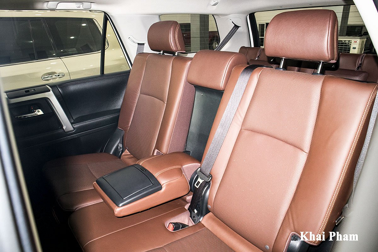 Toyota 4Runner bản Limited mới về Việt Nam sở hữu khối động cơ V6 -4.0L VVT-i cho công suất tối đa 270 mã lực tại 5.600 vòng/phút, mô-men xoắn cực đại 377 Nm tại 4.400 vòng/phút. Truyền sức mạnh đến bánh xe là hộp số tự động 5 cấp và hệ dẫn động 2 cầu chủ động.