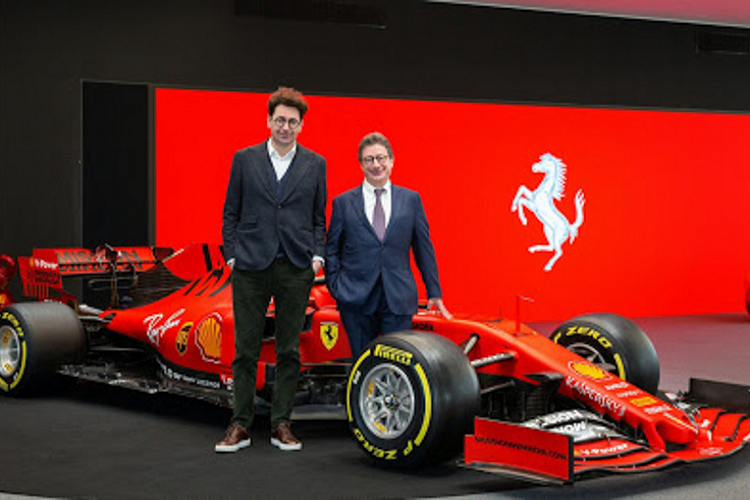 CEO cua hang sieu xe Ferrari tu chuc sau khi nhiem Covid-19