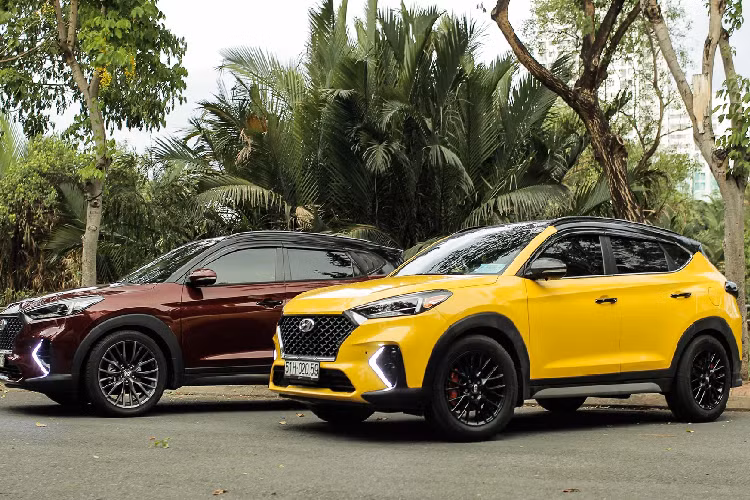 Sau một thời gian sử dụng, để làm mới mẽ chiếc xe thay cho kiểu dáng “zin” nguyên bản. Chủ nhân chiếc Hyundai Tucson độ thể thao này đã rất chịu chơi khi quyết độ lại ngoại thất cho chiếc xế cưng của mình theo phong cách thể thao của phiên bản Tucson N Line.