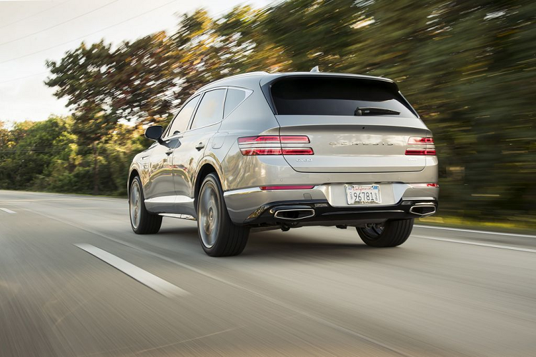 Như vậy, Genesis GV80 đắt nhất sẽ có giá 72.375 USD (~ 1,689 tỷ đồng), đã gồm phí vận chuyển. Con số này vẫn rẻ hơn đáng kể so với Mercedes GLE 450 trang bị đầy đủ (hơn 90.000 USD ~ 2,1 tỷ đồng) hay một chiếc BMW X5 mới.