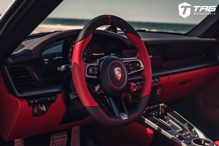 Hệ thống xả này có âm thanh có thể được điều chỉnh phù hợp với chế độ lái đã chọn.