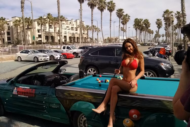 Vào năm 2015, Pool Table Car đã trở thành “một người nổi tiếng” trong làng độ xe ở California, nhận được nhiều sự quan tâm của giới truyền thông và tham dự vô số triển lãm ô tô, nơi nó nhận được nhiều lời tán dương. Tuy nhiên, quá trình chế tạo chiếc xe này lại phức tạp và mất nhiều thời gian hơn những gì Fiscella tưởng tượng lúc đầu.