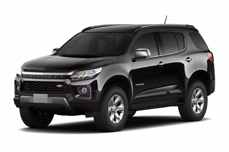Ở phiên bản nâng cấp facelift mới, Chevrolet Trailblazer 2021 mới đã được hãng xe Mỹ cải tiến nhẹ nhàng với thiết kế nam tính hơn so với phiên bản cũ, thiết kế mới này của Trailbrazer 2021 gợi nhớ đến dòng bán tải Chevrolet Silverado 2020 đang bán tại thị trường Bắc Mỹ.
