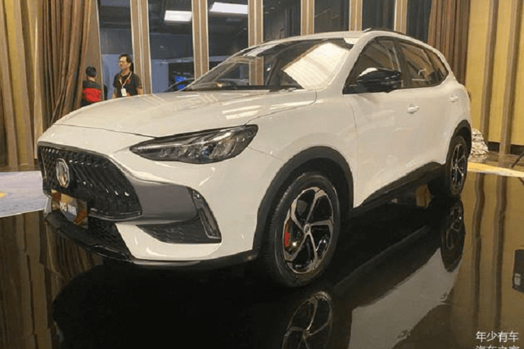 Hiện trang bị cụ thể cũng như giá xe MG Linghang 2021. Dự kiến, xe sẽ sử dụng động cơ xăng tăng áp 4 xi-lanh, dung tích 1,5 lít và 2.0 lít. Trong đó, động cơ 1,5 lít của MG Linghang là loại mới, nhiều khả năng tạo ra công suất tối đa 181 mã lực và mô-men xoắn cực đại 285 Nm. Sức mạnh được truyền tới bánh thông qua hộp số tự động ly hợp kép 7 cấp mới.