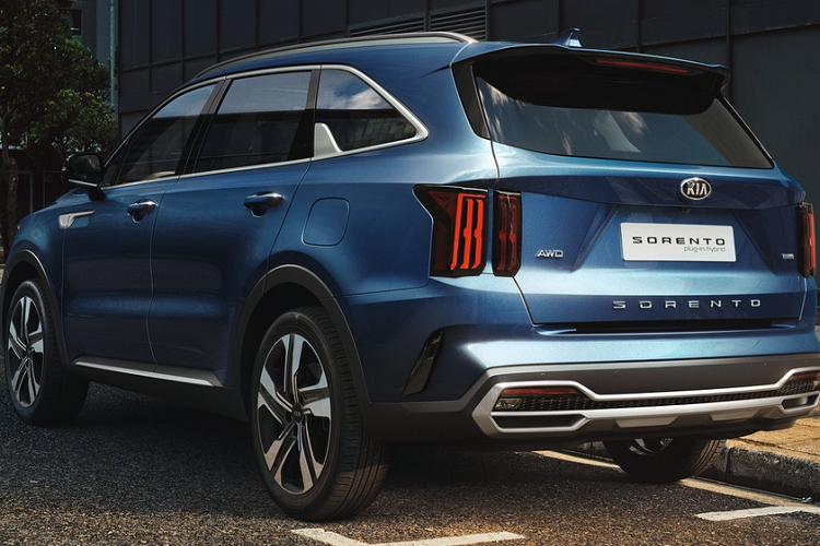 Kia Sorento plug-in hybrid mới sẽ là mẫu xe đầu tiên có hệ thống làm mát bằng nước độc lập cho bộ pin, để đảm bảo hiệu suất tối ưu. Bản thân động cơ điện cũng đã được hãng tinh chỉnh lại.