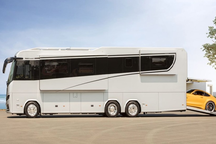 Nói tóm lại, Variomobil đã mang đến một chiếc motorhome sang trọng hoàn hảo, nhưng bạn có thể hoàn thiện nó hơn nữa bằng cách tùy chỉnh nó, miễn là bạn có đủ khả năng chi trả mọi trang bị bổ sung. Vario Perfect Platinum 1200 có giá khởi điểm 881.020 Euro (24 tỷ đồng) và có thể tăng lên tới 1,5 triệu Euro (41 tỷ đồng) với số trang bị nâng cấp.