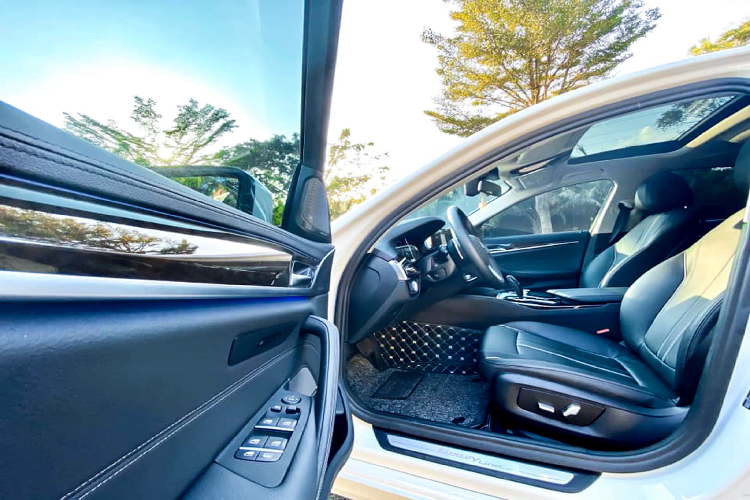 Đây là một lựa chọn dành cho các khách hàng đang tìm kiếm BMW 530i như mới và tiết kiệm vài trăm triệu đồng.