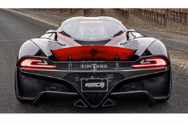 Mức giá xe SSC Tuatara khi đó khiến nhiều tín đồ sốc nặng. Tuy nhiên, những người này sẽ được trao cơ hội khi SSC North America phát triển phiên bản Tuatara giá rẻ. Siêu xe mới vẫn mang thương hiệu Tuatara với thiết kế y hệt và tốc độ chưa được kiểm chứng lên tới 482 km/h.