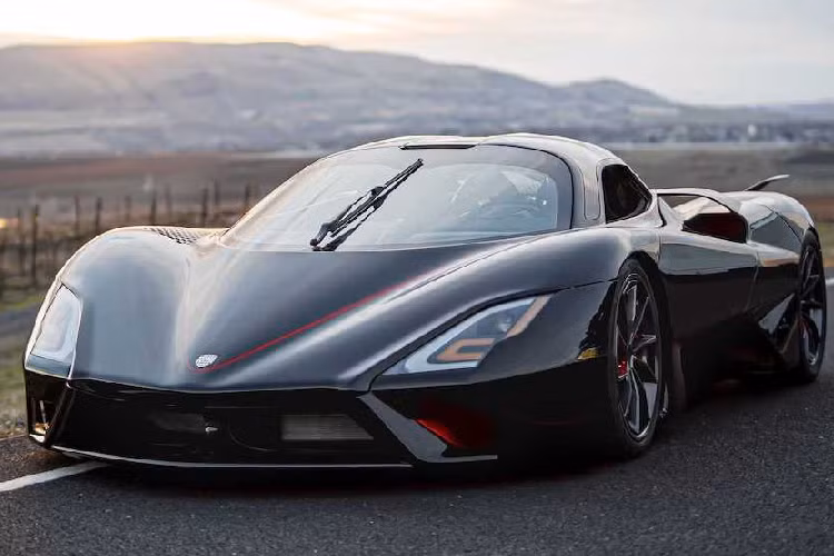 Trong khi đó, Koenigsegg cũng không muốn lãng phí thời gian. Về lý thuyết, siêu xe Jesko Absolut của hãng có thể phá mốc tốc độ 513 km/h.