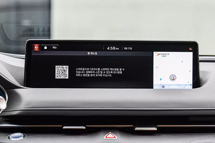 Phiên bản này còn có Cảnh báo và phòng tránh tai nạn do điểm mù, Phòng tránh va chạm do có xe băng ngang phía sau; 10 túi khí, gồm cả túi khí giữa 2 ghế trước; cảm biến đỗ xe trước/ sau.... Phiên bản cao hơn G80 2.5T Advanced có giá khởi điểm từ 52.300 USD (1,2 tỷ đồng). Bản này trang bị cũng đa dạng hơn gồm: cốp điện, cửa sổ trời panorama, mâm 19 inch, ghế trước có làm mát, xe được ốp gỗ và trang bị hệ thống âm thanh Lexicon 21 loa và điều hòa 3 vùng khí hậu,...