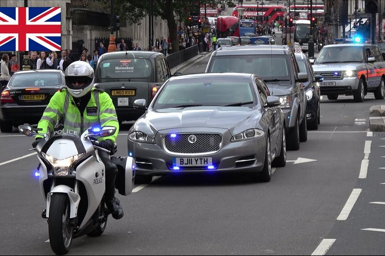 Nếu như Nữ hoàng Anh Elizabeth II sử dụng chiếc Bentley State Limousine có giá 13,03 triệu USD thì người đứng đầu Chính phủ Vương quốc Anh lại sử dụng chiếc Jaguar XJ Sentinel có giá khoảng 390,921 USD (khoảng 9 tỷ đồng)