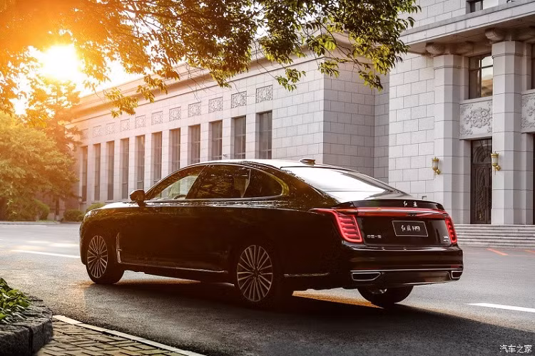 Theo hãng xe Hồng Kỳ, sự kiện ra mắt H9 ở Dubai là một trong những kế hoạch chiến lược của thương hiệu này trên thị trường toàn cầu. Tuy nhiên, đây không phải là mẫu xe Hồng Kỳ đầu tiên ra mắt thị trường nước ngoài. Trước đó, mẫu SUV chạy điện Hồng Kỳ E-HS9 cũng đã được giới thiệu tại thị trường Na Uy.