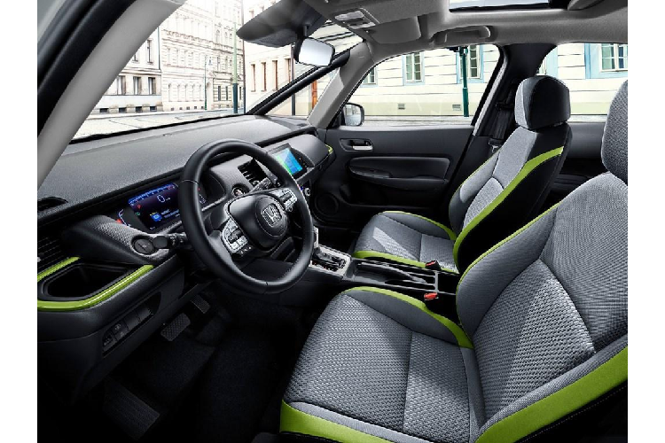 Ngoài những thay đổi về ngoại thất, Honda Jazz Sport ở Trung Quốc có nội thất không thay đổi quá nhiều so với Honda Jazz ở châu Âu. Hệ thống phanh tay điện tử đã được loại bỏ, thay vào đó là phanh tay cơ truyền thống.