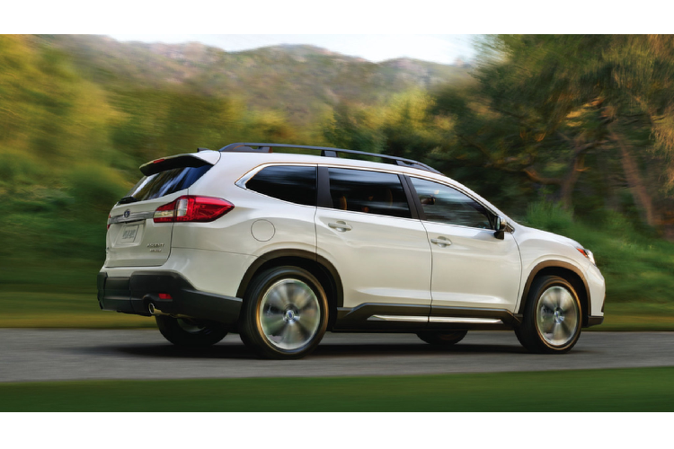 Subaru Ascent sử dụng động cơ 4 xy-lanh đối xứng, Boxer H4 dung tích 2.4L tăng áp, phun nhiên liệu trực tiếp cho công suất tối đa 260 mã lực tại 5.600 vòng/phút và mô-men xoắn cực đại 375Nm tại 2.000 – 4.800 vòng/phút. Sức mạnh được truyền xuống bốn bánh (S-AWD) thông qua hộp số tự động vô cấp CVT giả lập 8 cấp số. Với 03 hàng ghế, Subaru Ascent có sức chứa lên đến 8 hàng khách